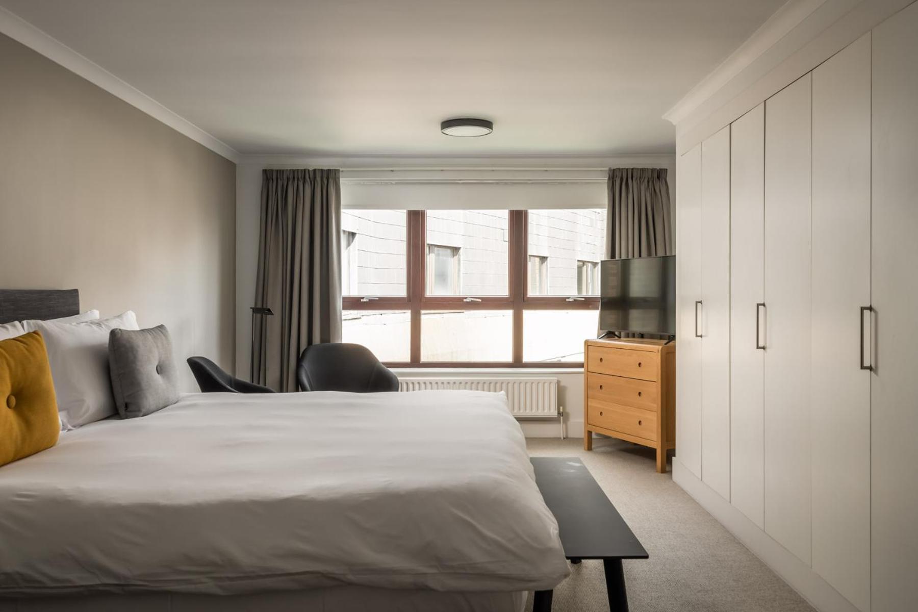 Monarch House - Serviced Apartments - Kensington Londyn Zewnętrze zdjęcie