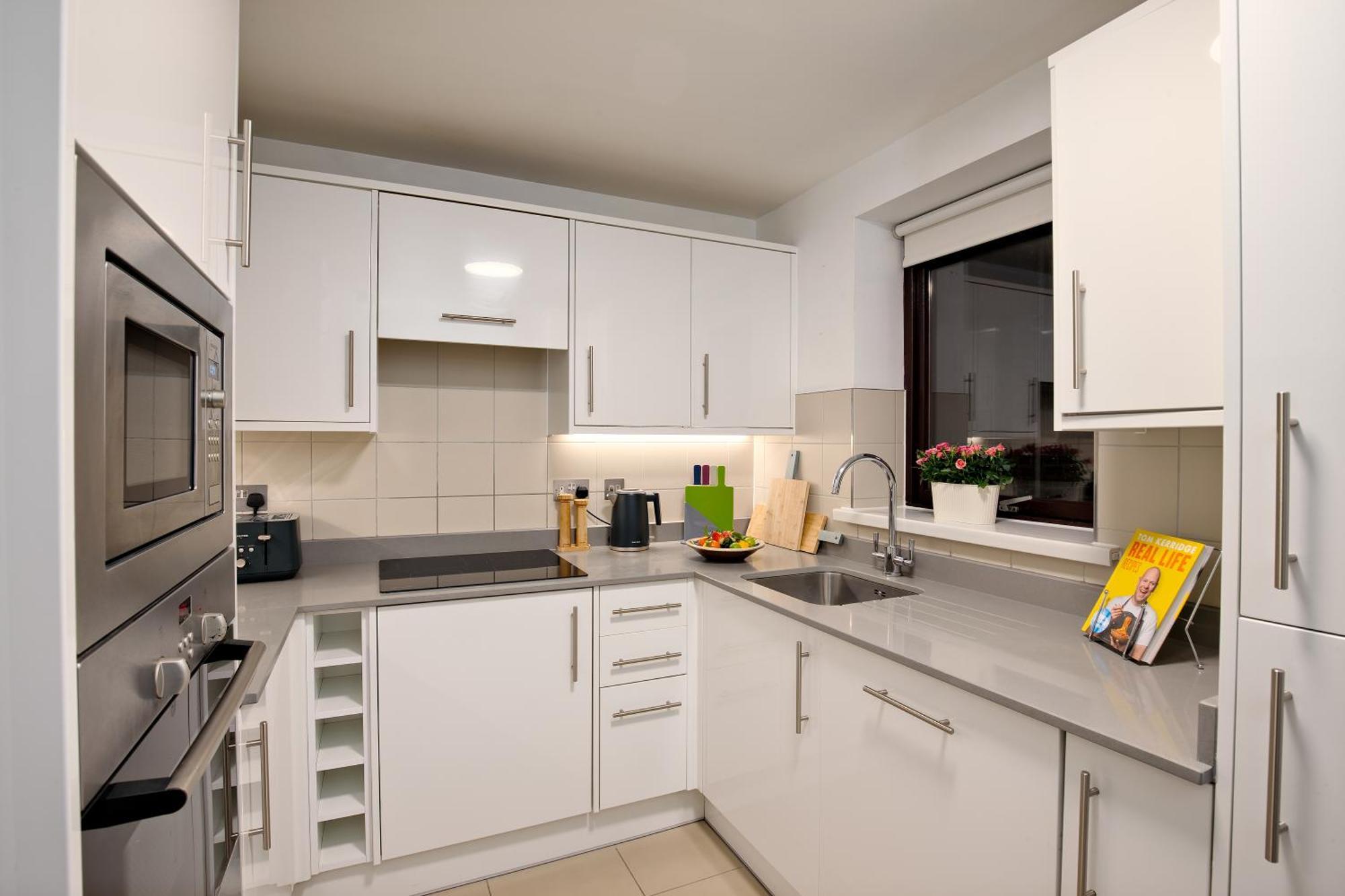 Monarch House - Serviced Apartments - Kensington Londyn Zewnętrze zdjęcie